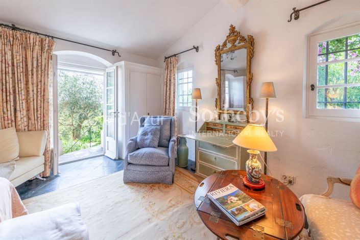 Image No.13-3 Bed Property for sale