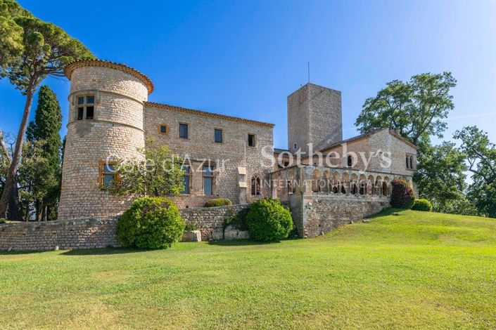 Image No.17-3 Bed Property for sale