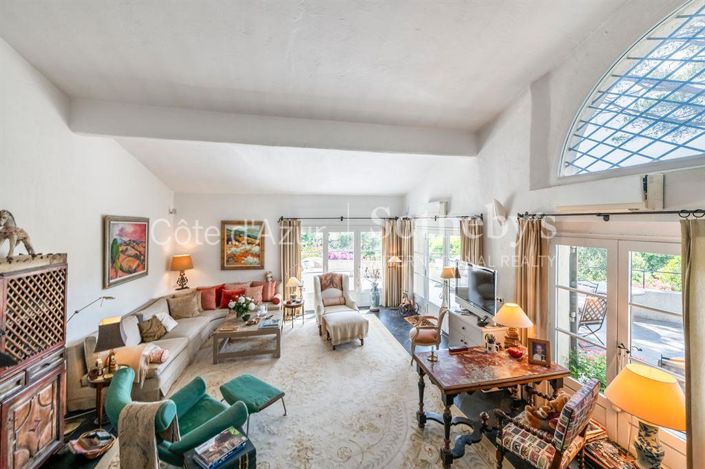 Image No.8-3 Bed Property for sale