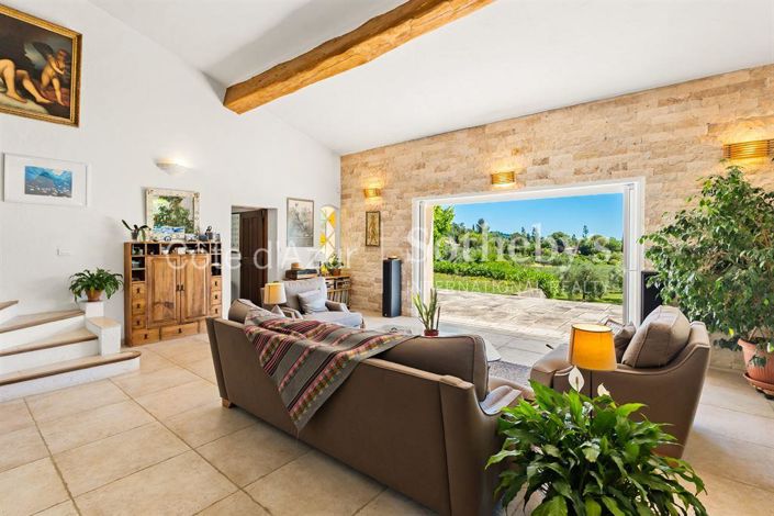 Image No.10-5 Bed House for sale