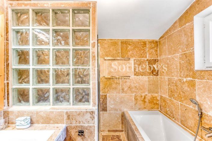 Image No.16-5 Bed House for sale