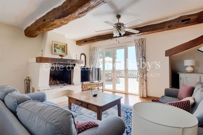 Image No.11-21 Bed Property for sale