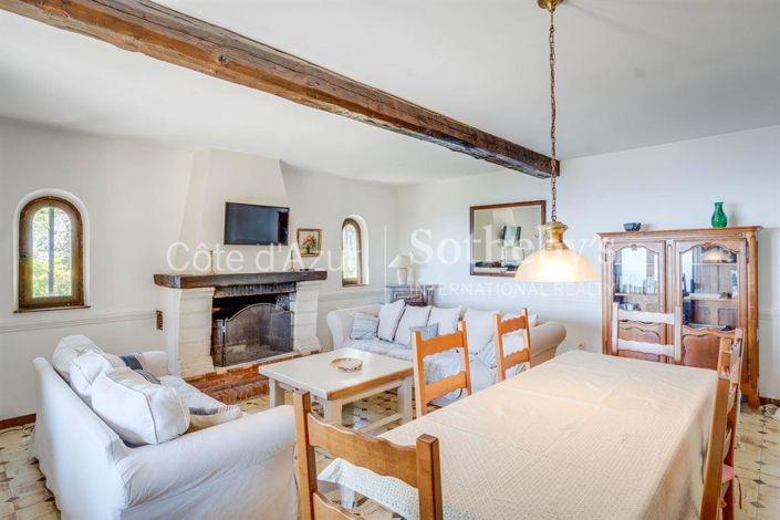 Image No.18-21 Bed Property for sale