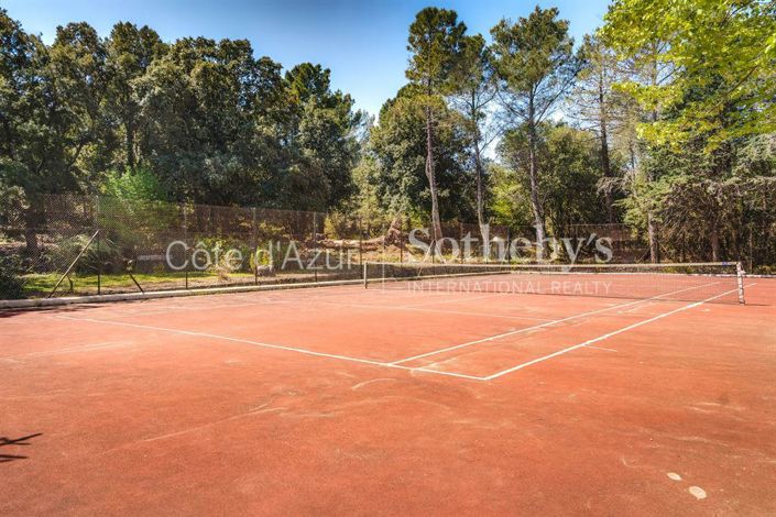 Image No.20-21 Bed Property for sale