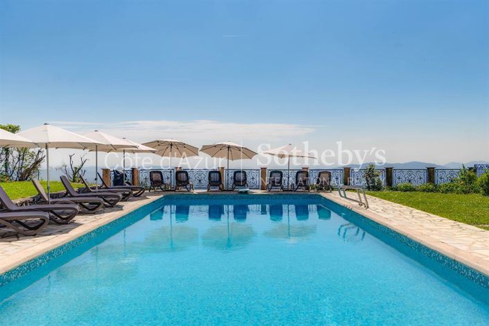 Image No.6-21 Bed Property for sale