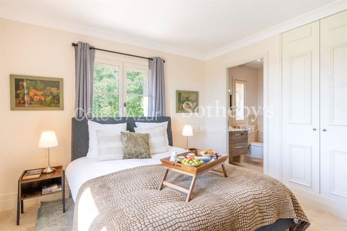 Image No.18-5 Bed House for sale