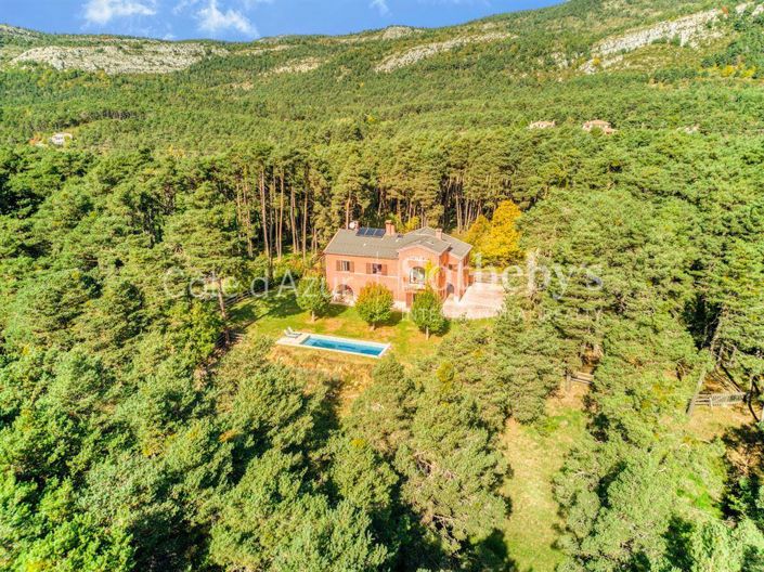 Image No.1-6 Bed House for sale