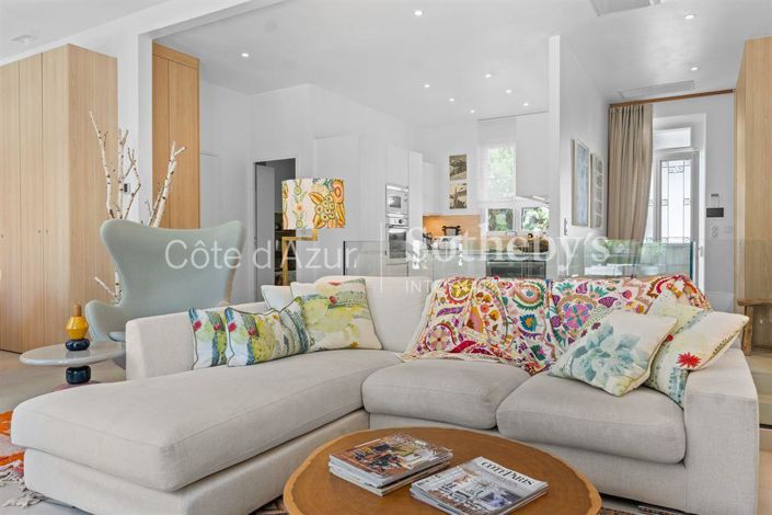 Image No.10-3 Bed House for sale