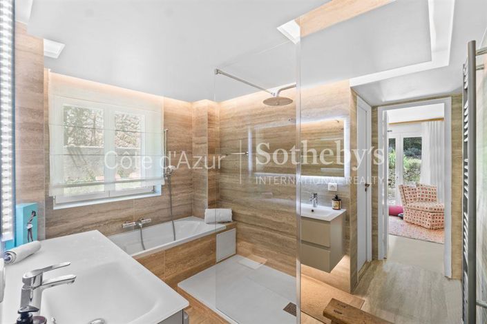 Image No.17-3 Bed House for sale