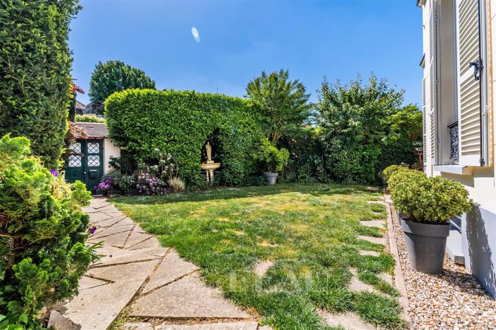 Image No.13-3 Bed House for sale