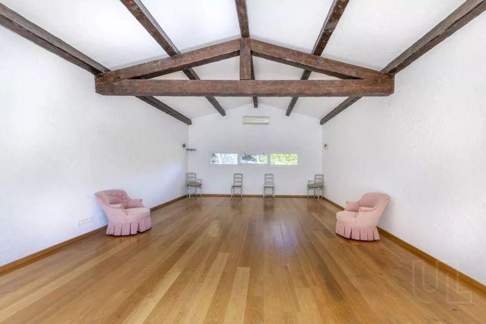 Image No.12-5 Bed House for sale