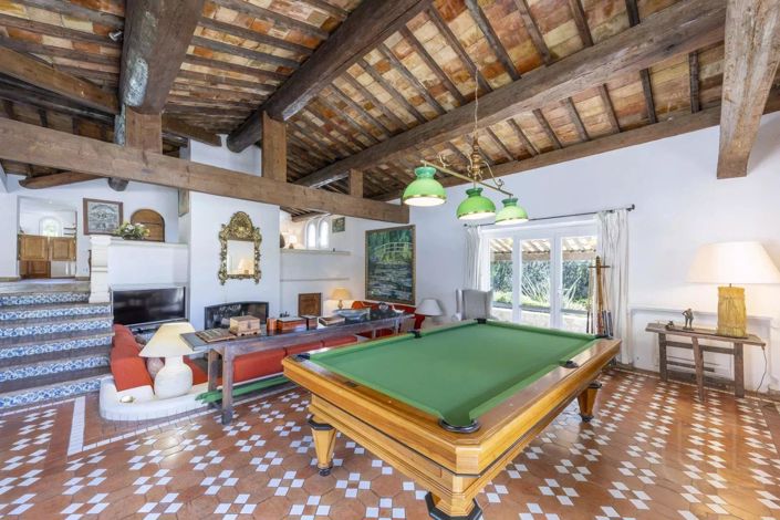 Image No.9-5 Bed House for sale