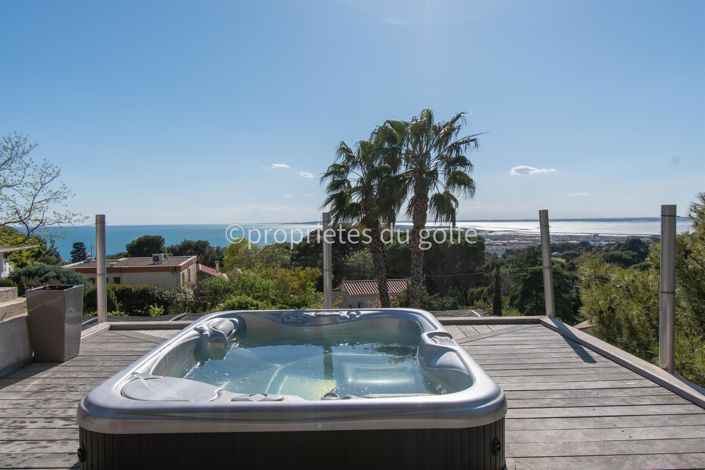 Image No.16-6 Bed House for sale