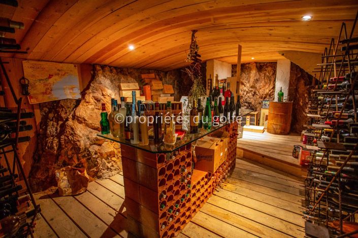 Image No.17-6 Bed House for sale