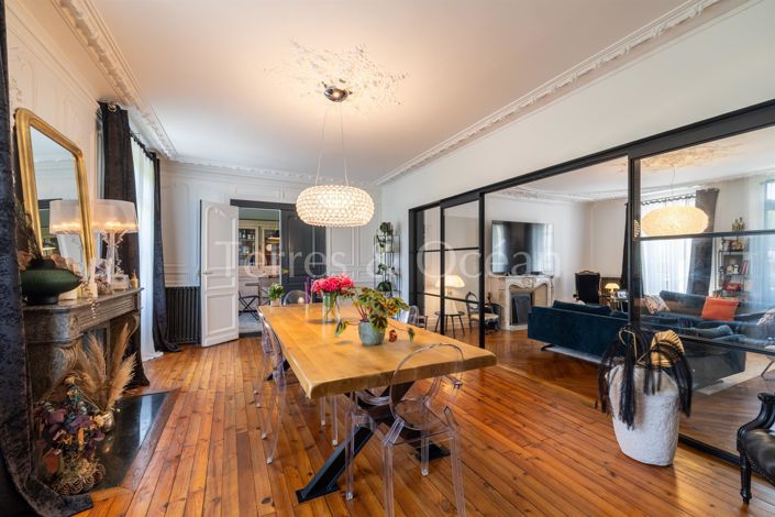 Image No.2-8 Bed House for sale