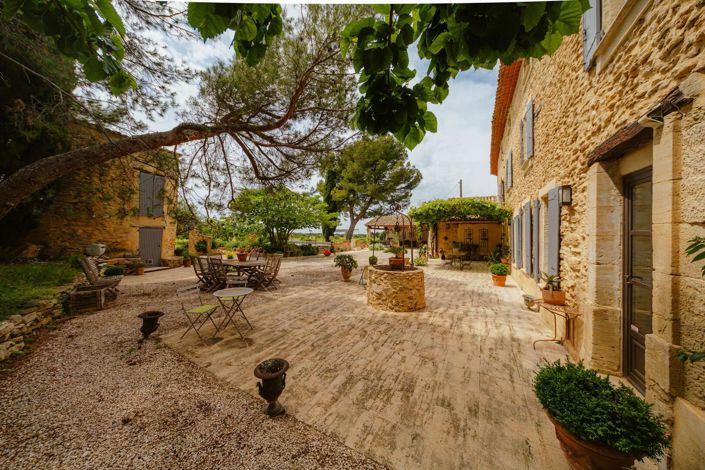 Image No.1-6 Bed House for sale