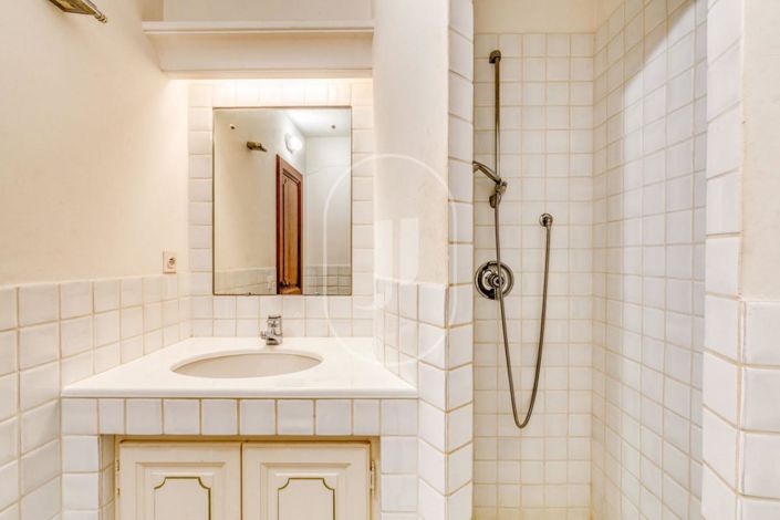 Image No.11-6 Bed House for sale