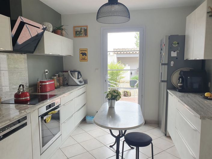 Image No.10-4 Bed House for sale