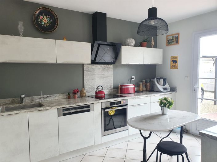 Image No.9-4 Bed House for sale