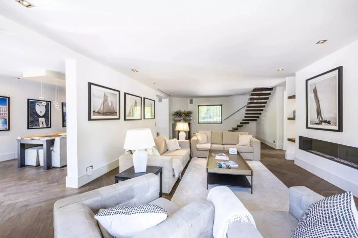 Image No.9-5 Bed House for sale