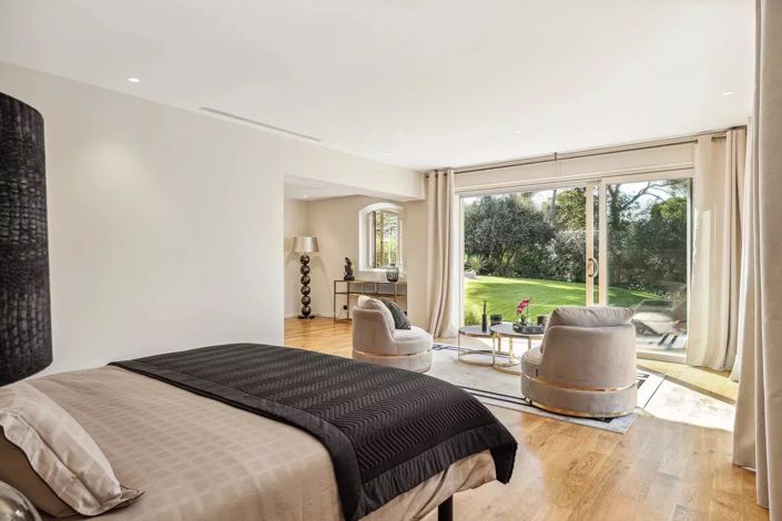 Image No.11-5 Bed House for sale