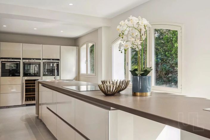 Image No.12-5 Bed House for sale