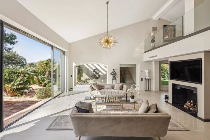 Image No.3-5 Bed House for sale