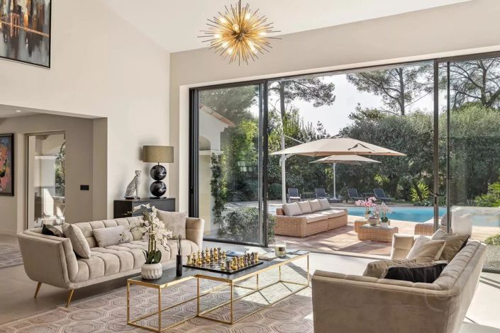 Image No.7-5 Bed House for sale