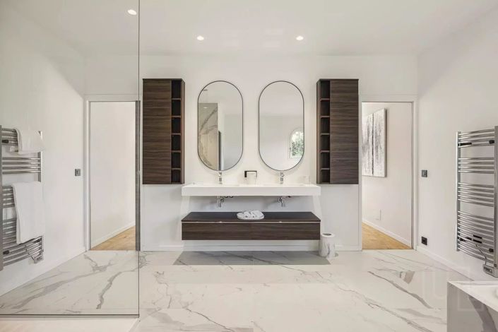 Image No.9-5 Bed House for sale