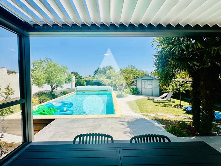 Image No.1-4 Bed House for sale