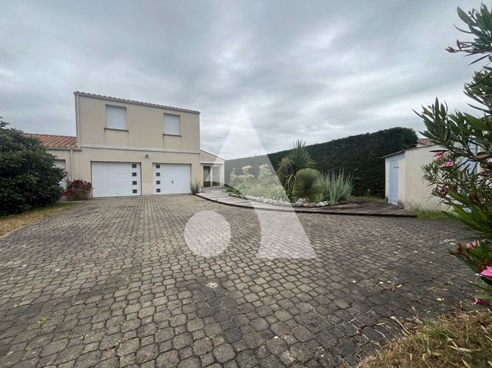 Image No.1-5 Bed House for sale