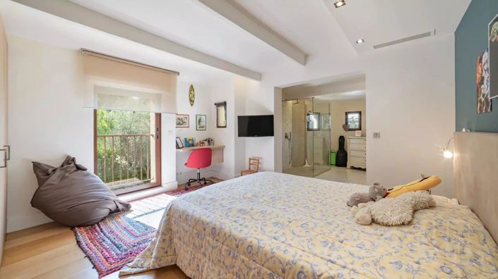 Image No.12-5 Bed House for sale