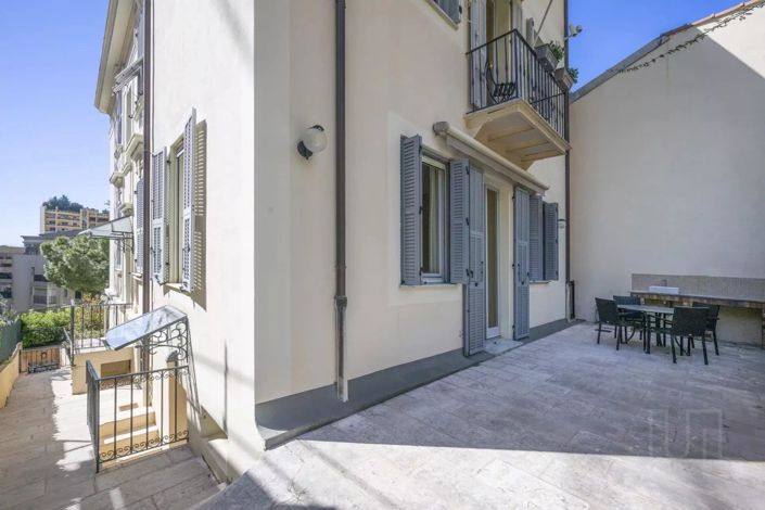 Image No.4-5 Bed House for sale