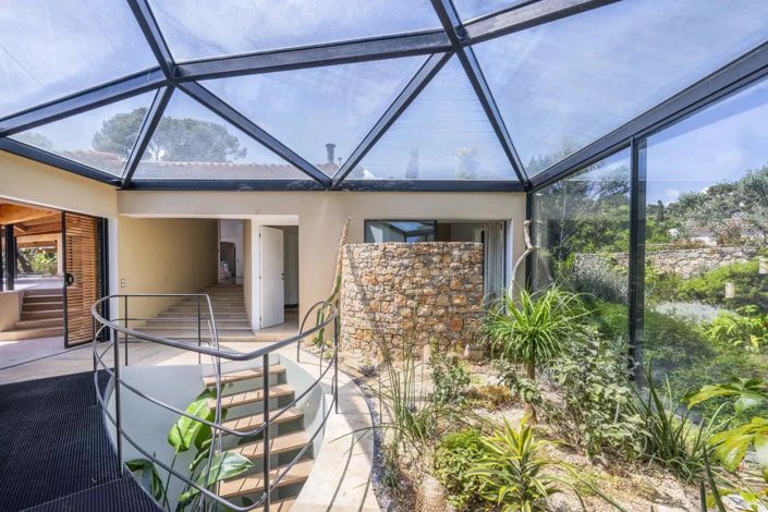 Image No.5-5 Bed House for sale