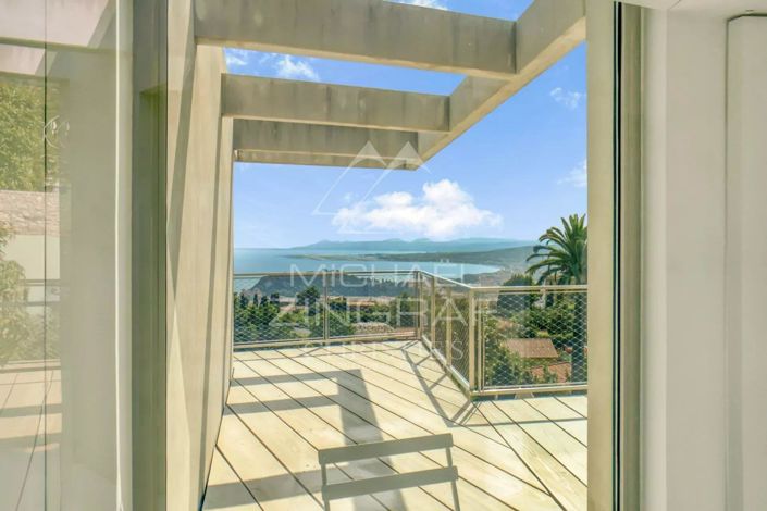 Image No.10-6 Bed House for sale