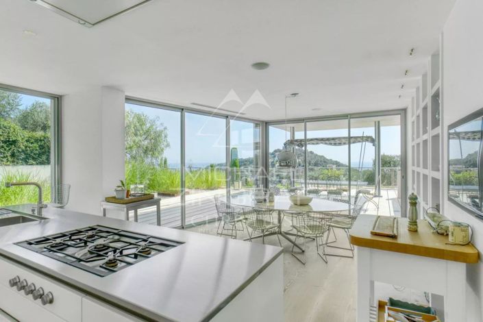 Image No.6-6 Bed House for sale