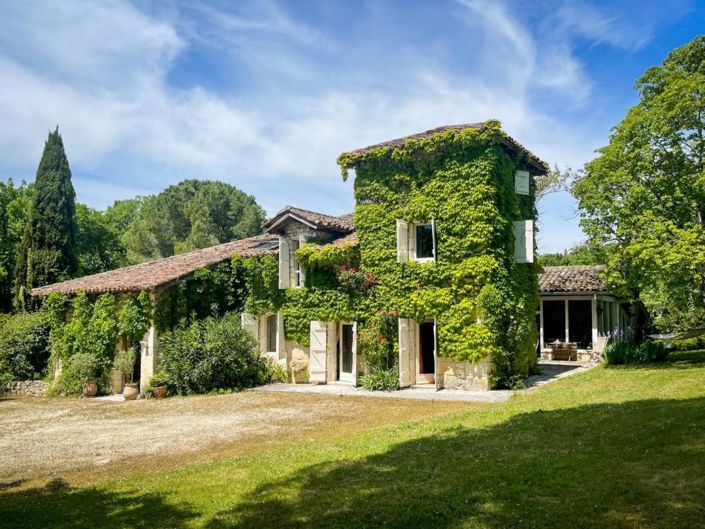 Image No.1-5 Bed House for sale