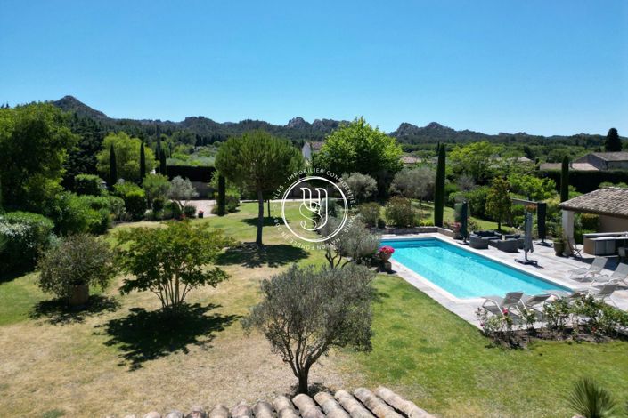 Image No.1-5 Bed House for sale