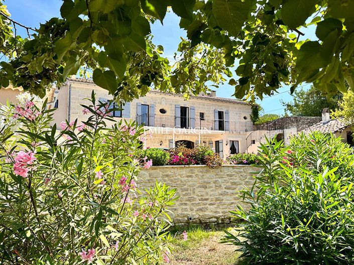 Image No.2-Maison de 4 chambres à vendre à Uzès