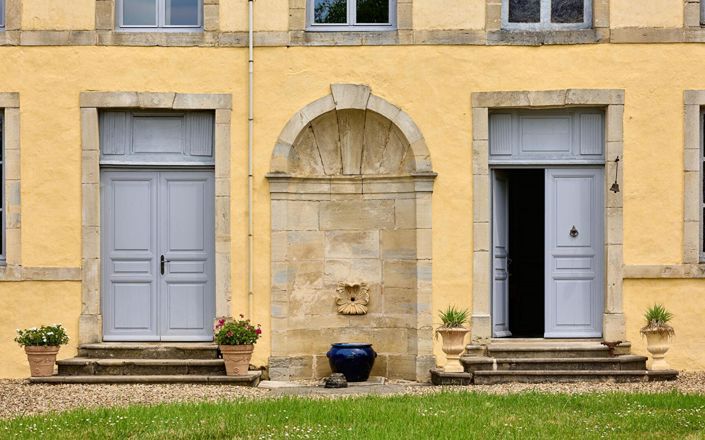 Image No.1-6 Bed Property for sale