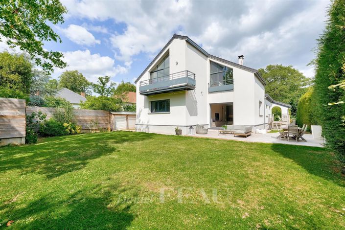 Image No.1-5 Bed House for sale