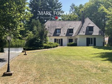 1 - Lamorlaye, House