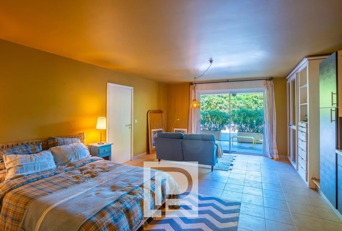 Image No.15-5 Bed House for sale