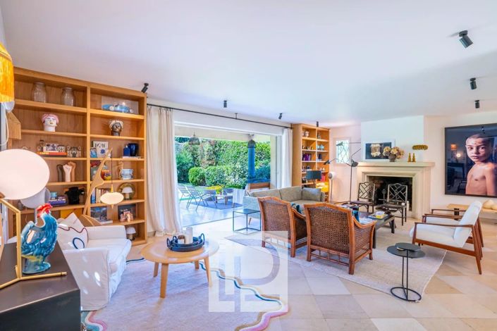 Image No.5-5 Bed House for sale