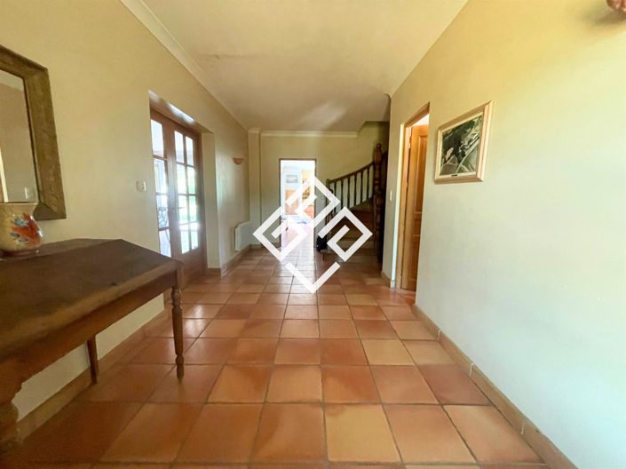 Image No.10-5 Bed House for sale