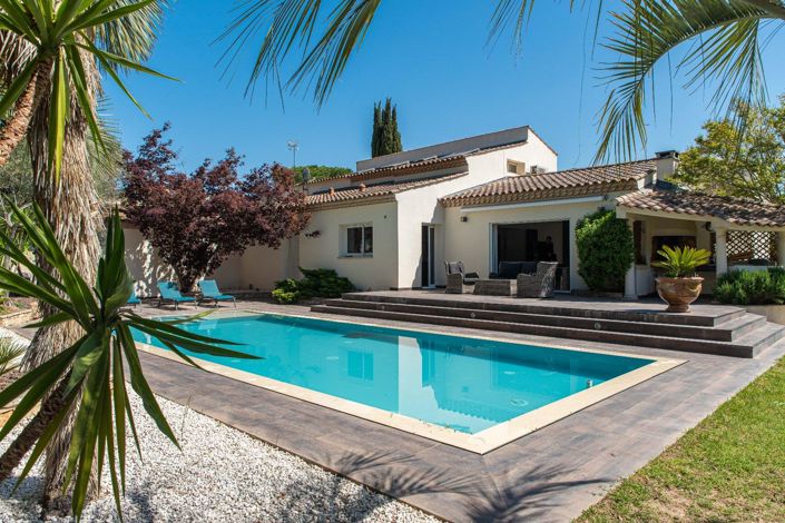 Image No.2-5 Bed House for sale