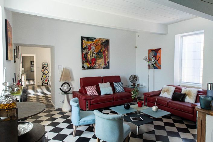 Image No.9-5 Bed House for sale