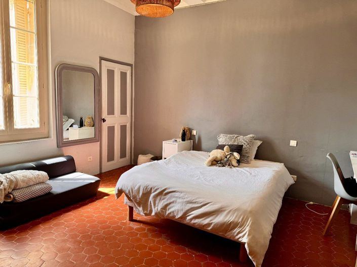 Image No.7-11 Bed Property for sale