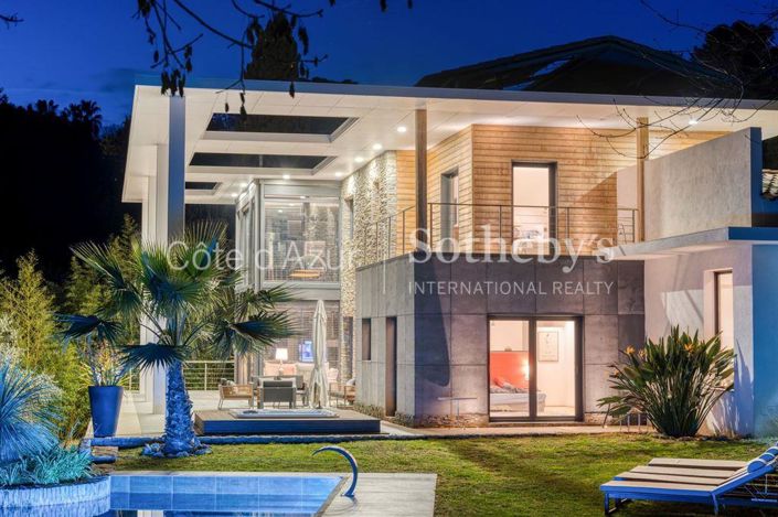 Image No.1-4 Bed Property for sale