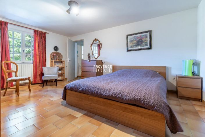 Image No.10-3 Bed House for sale